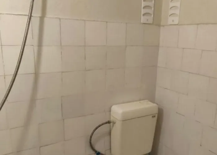 In The Center Of By The Sea *